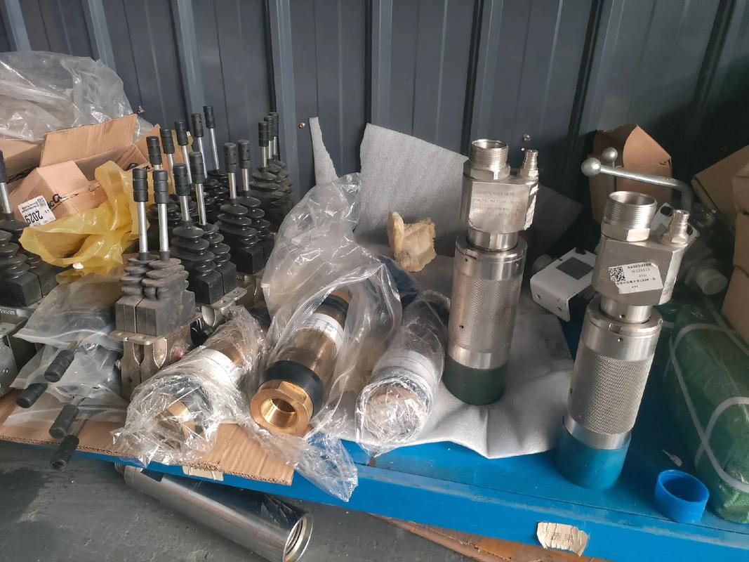 鉆機(jī)配件與機(jī)械設(shè)備及其配件的全面解析